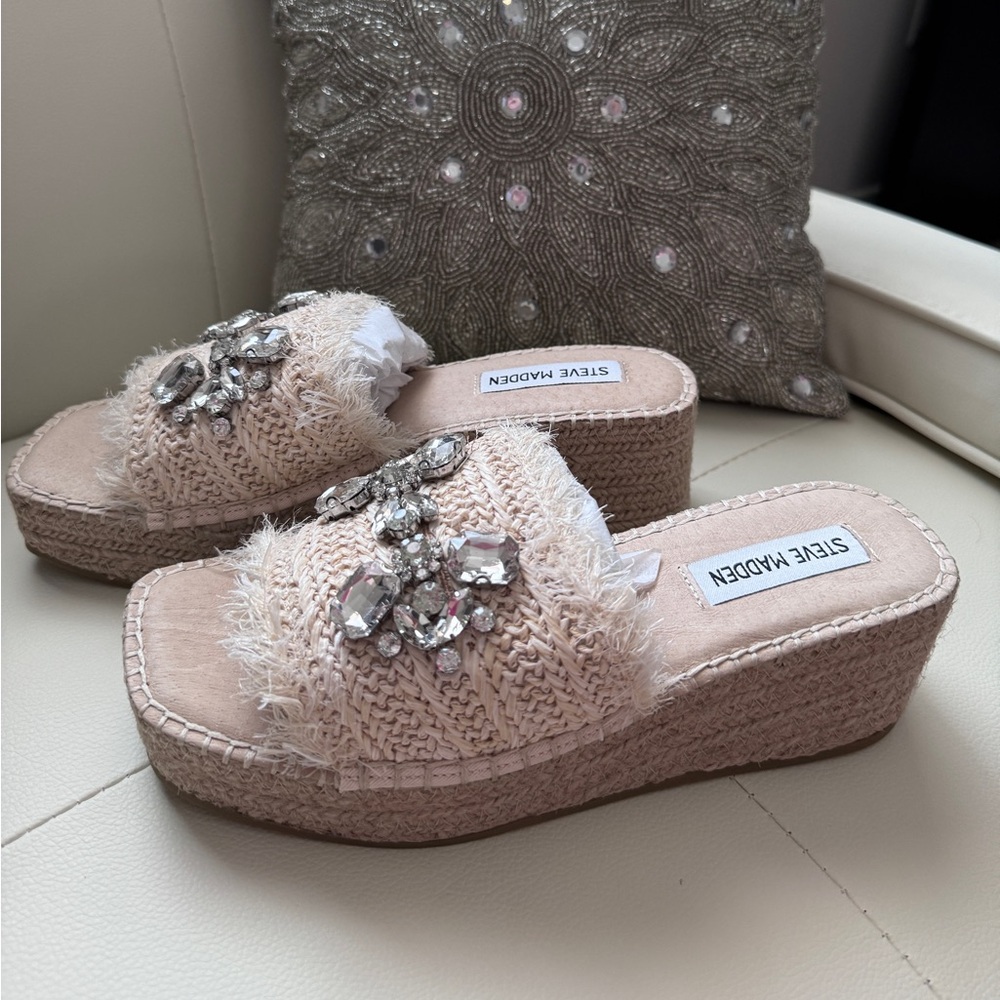 NWT Steve Madden Platform Rhinestone Sandals